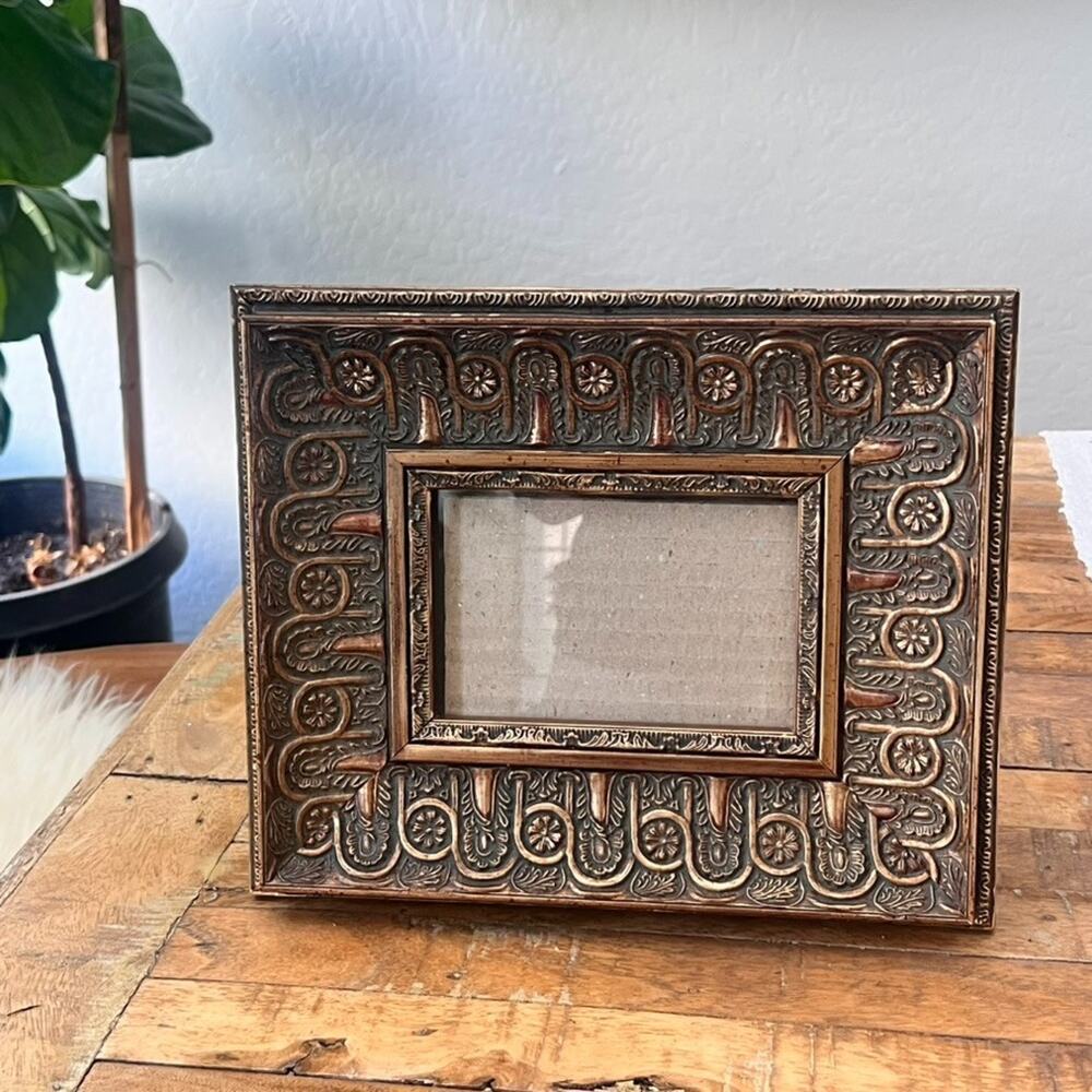 Vintage Picture Frame Ornate Embossed Floral Leaves Bell 4x6" Photo